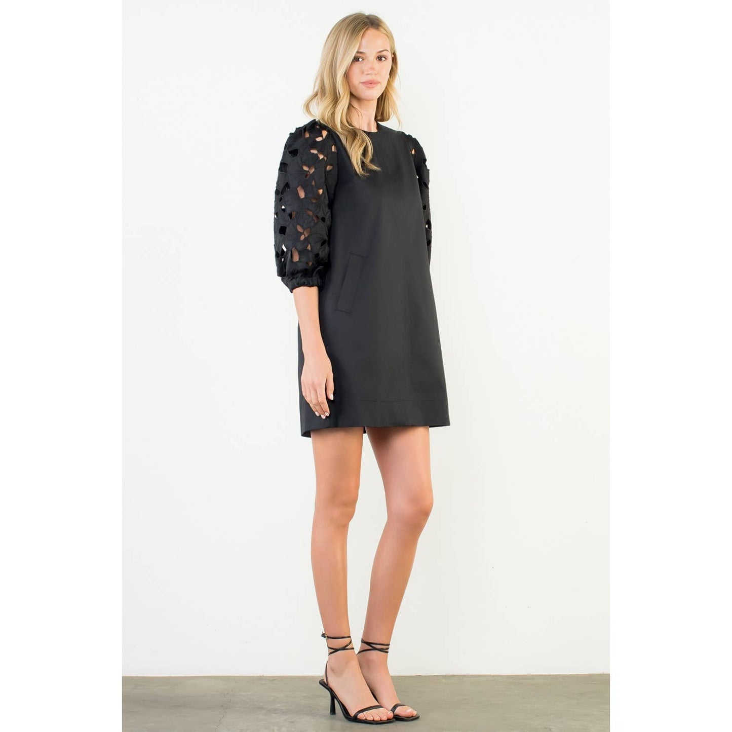 Eyelet Detail Short Sleeve Dress