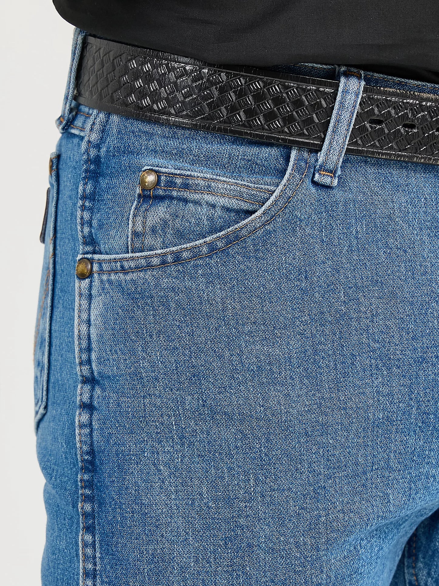 Wrangler 1047MWZSW Premium Performance Cowboy Cut Regular Fit Jeans