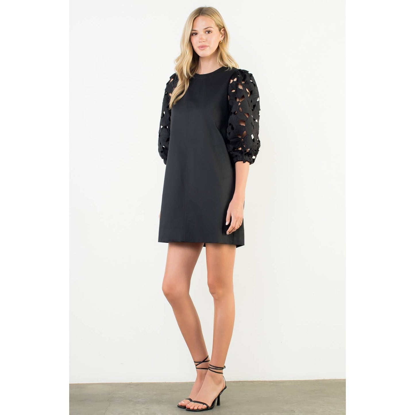 Eyelet Detail Short Sleeve Dress