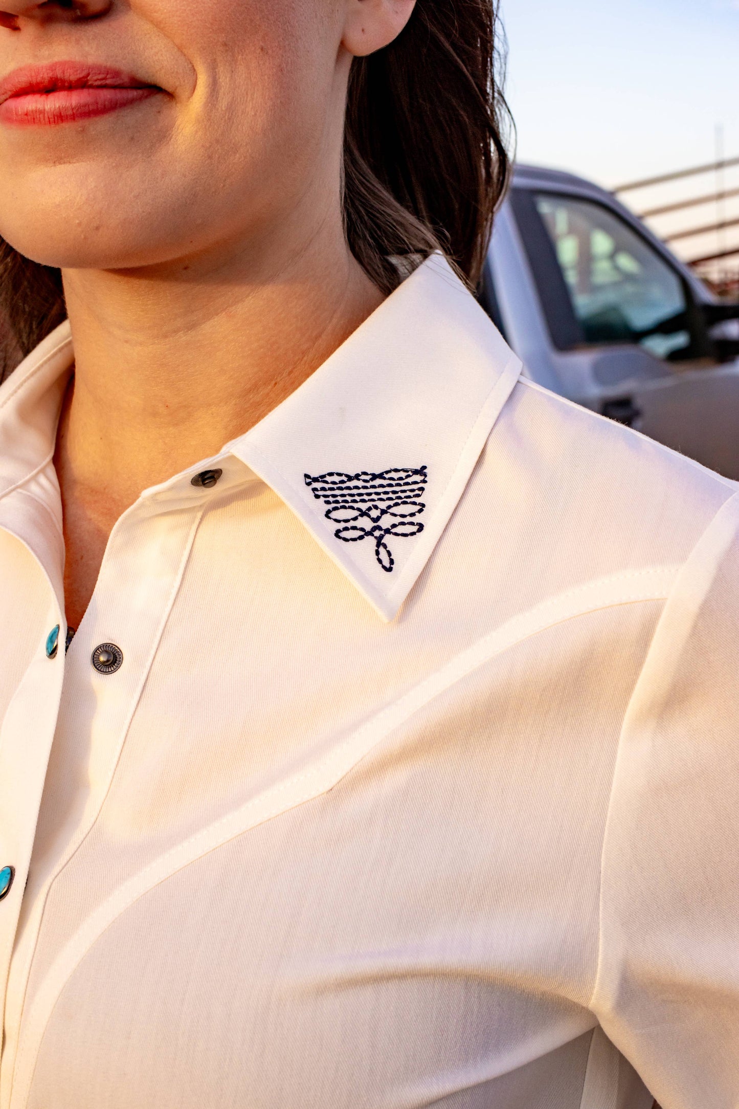 Boot Stitch White Turquoise Snaps Top