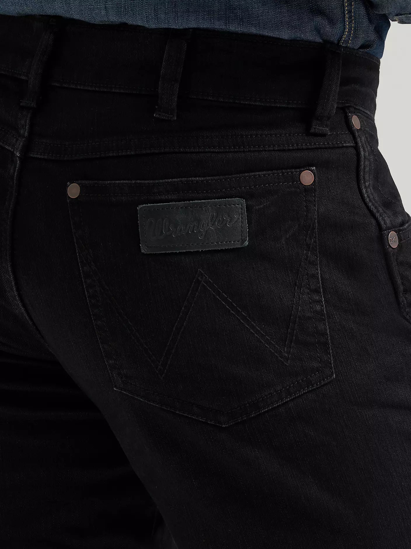 Wrangler Men's Blackwell Retro® Slim Fit Straight Leg Jeans
