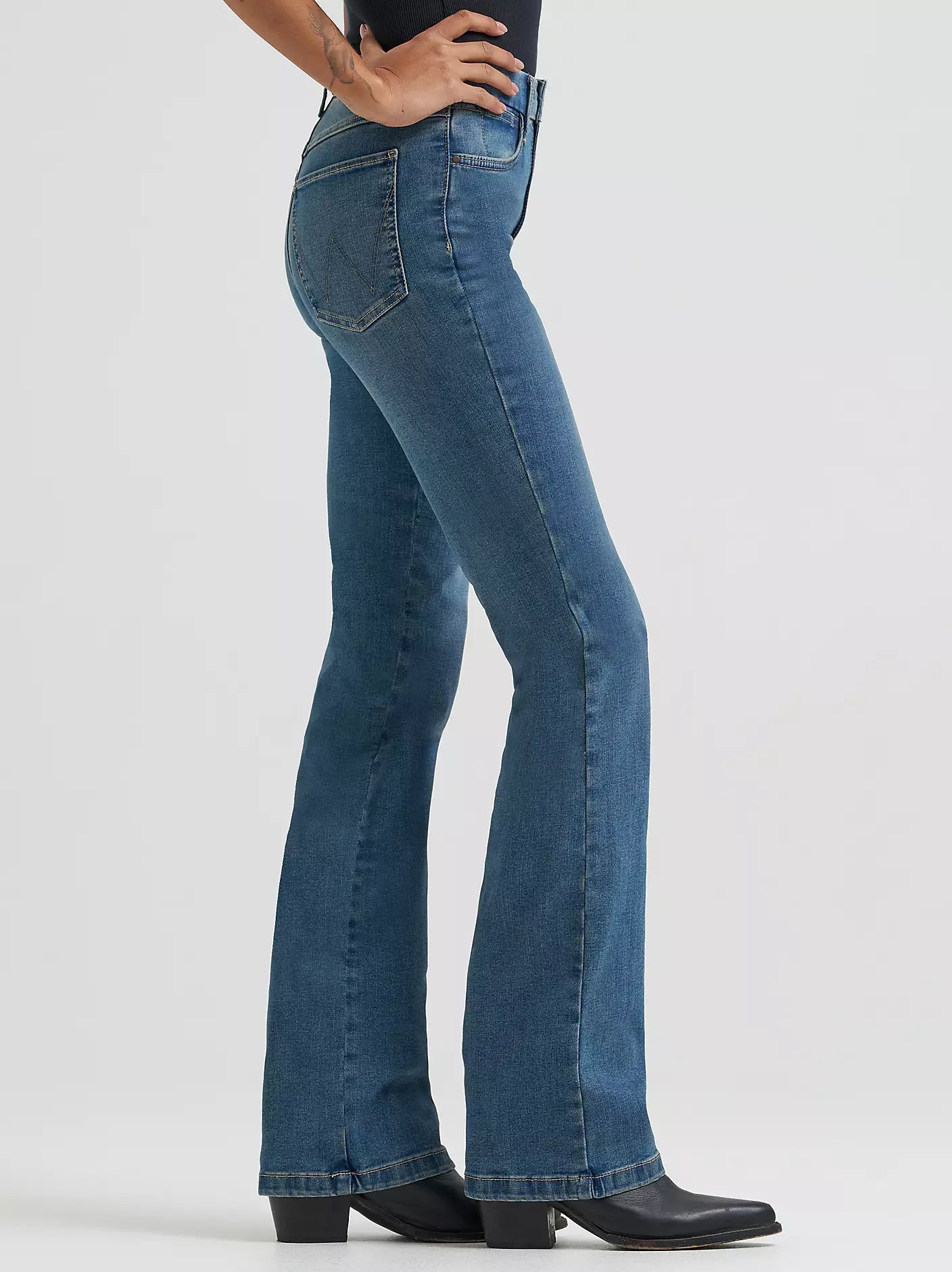Wrangler Ada BESPOKE High Rise Bootcut Jean