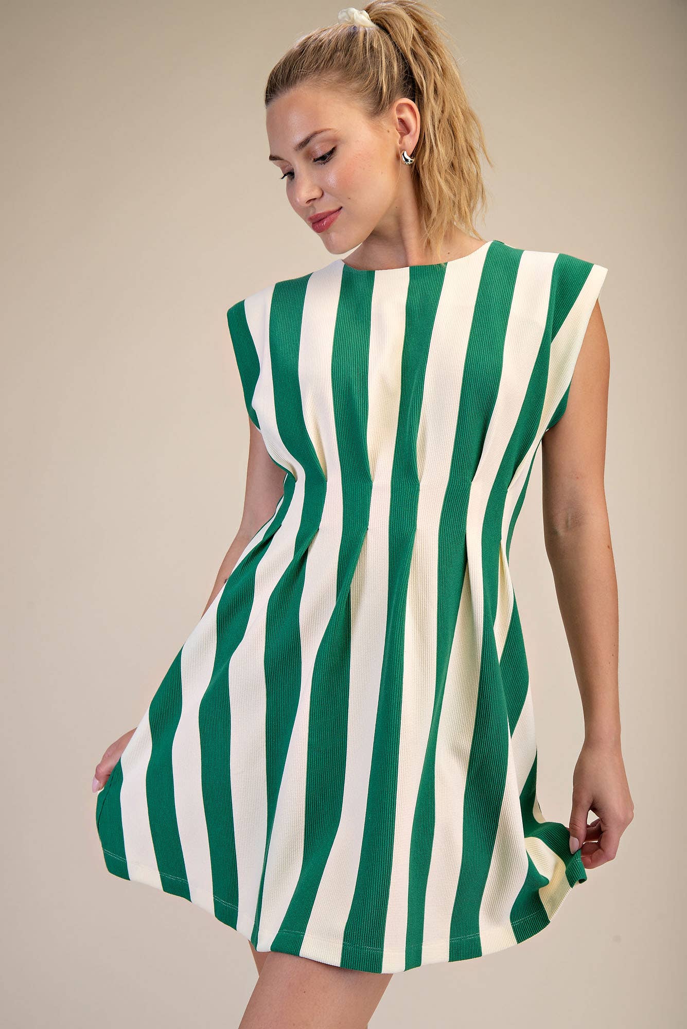 Round Neck Waist Pleated Mini Dress
