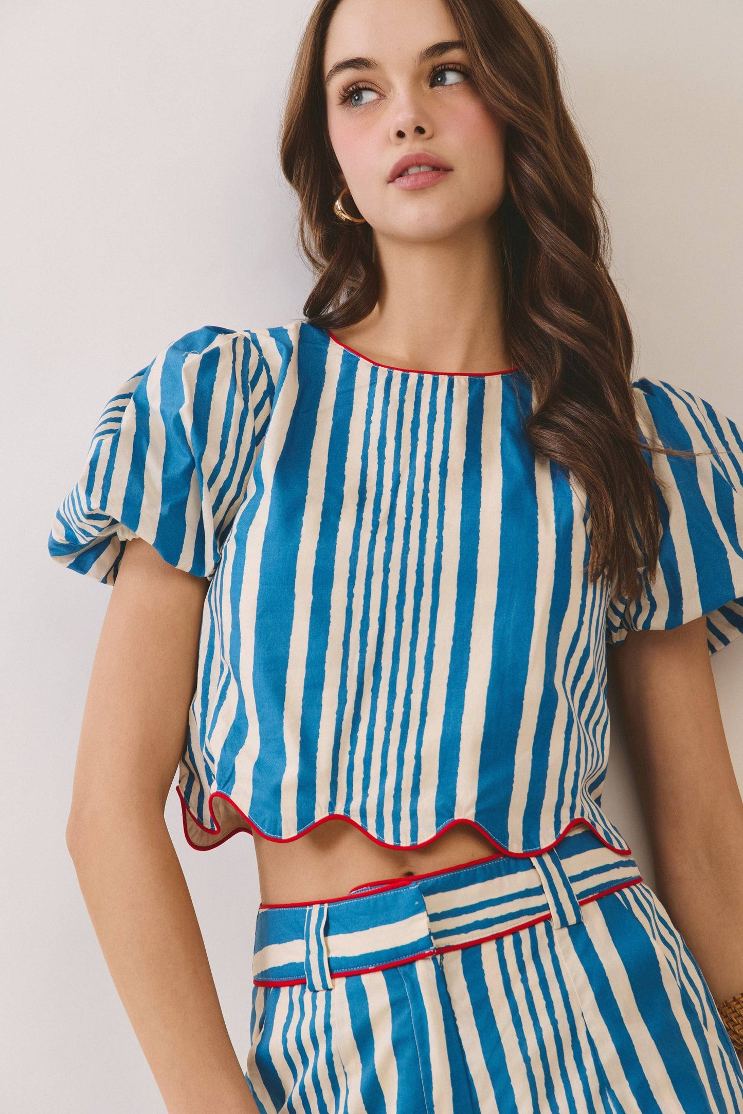 Stripe Scalloped Puff Sleeve Crop Top and Piping Detail Scalloped Shorts Set