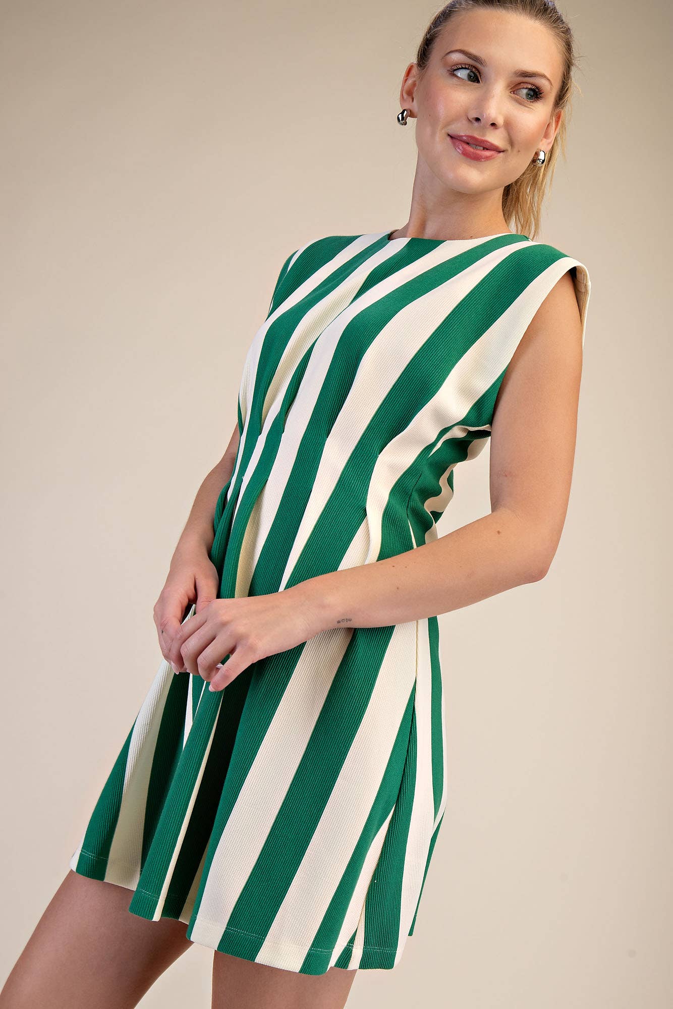 Round Neck Waist Pleated Mini Dress