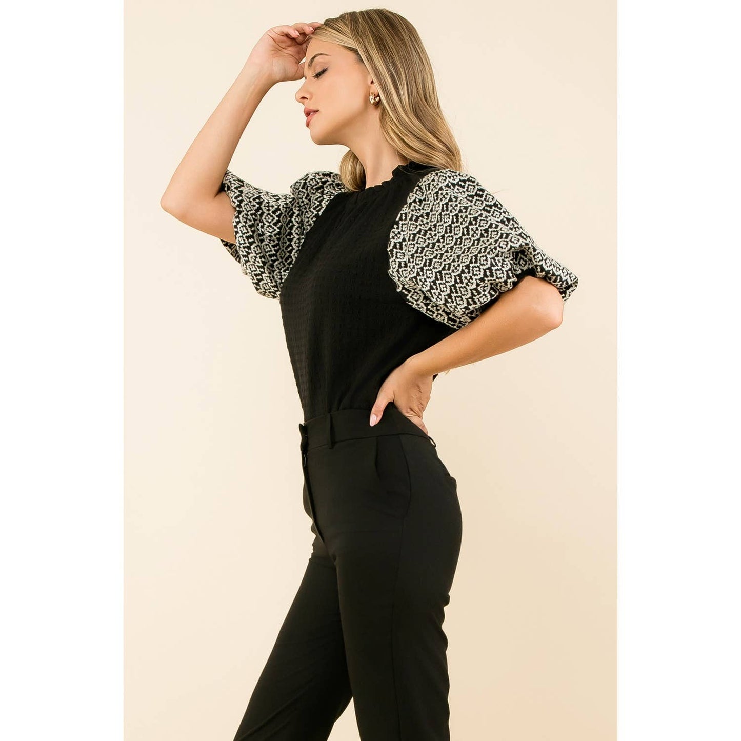 Embroidered Puff Sleeve Top