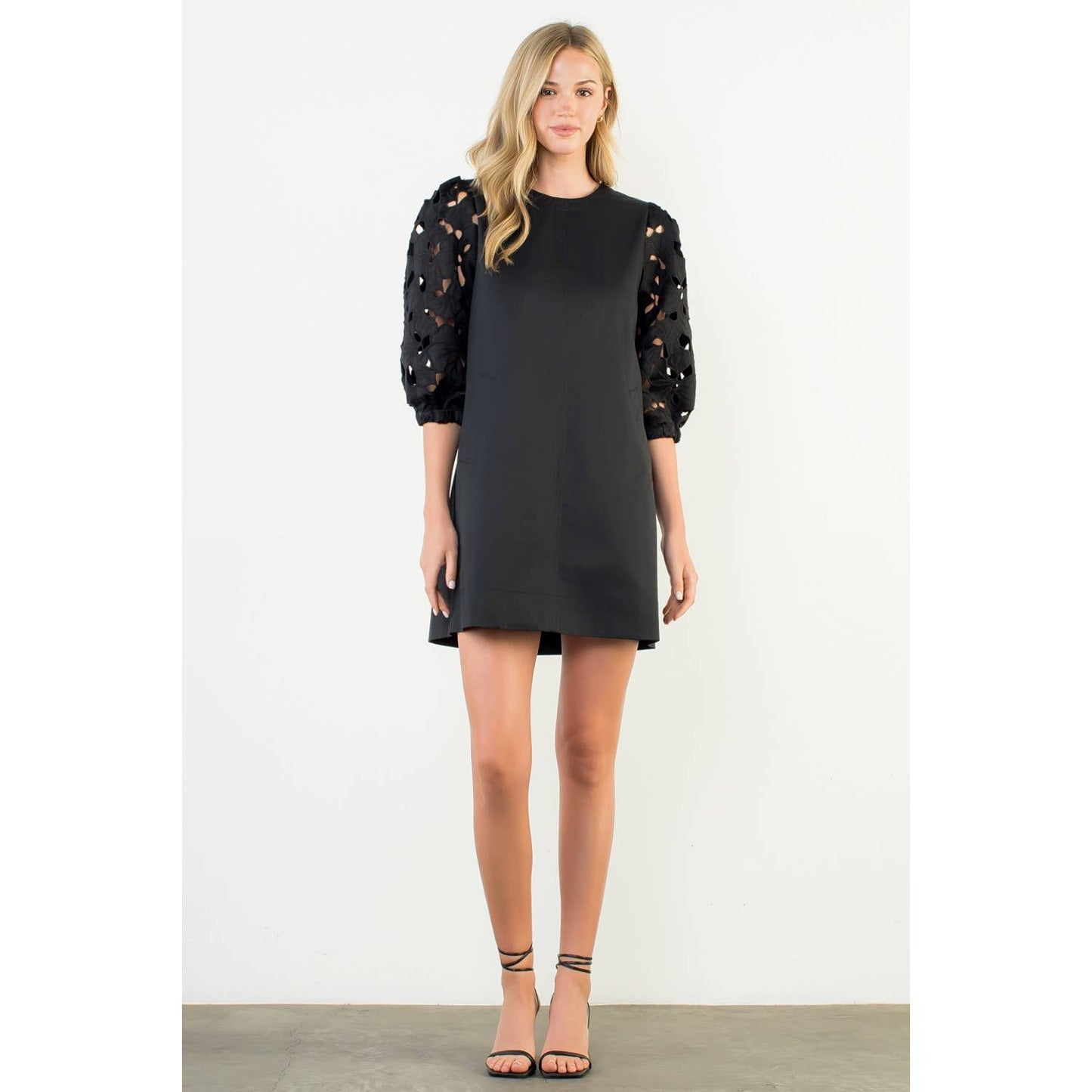 Eyelet Detail Short Sleeve Dress