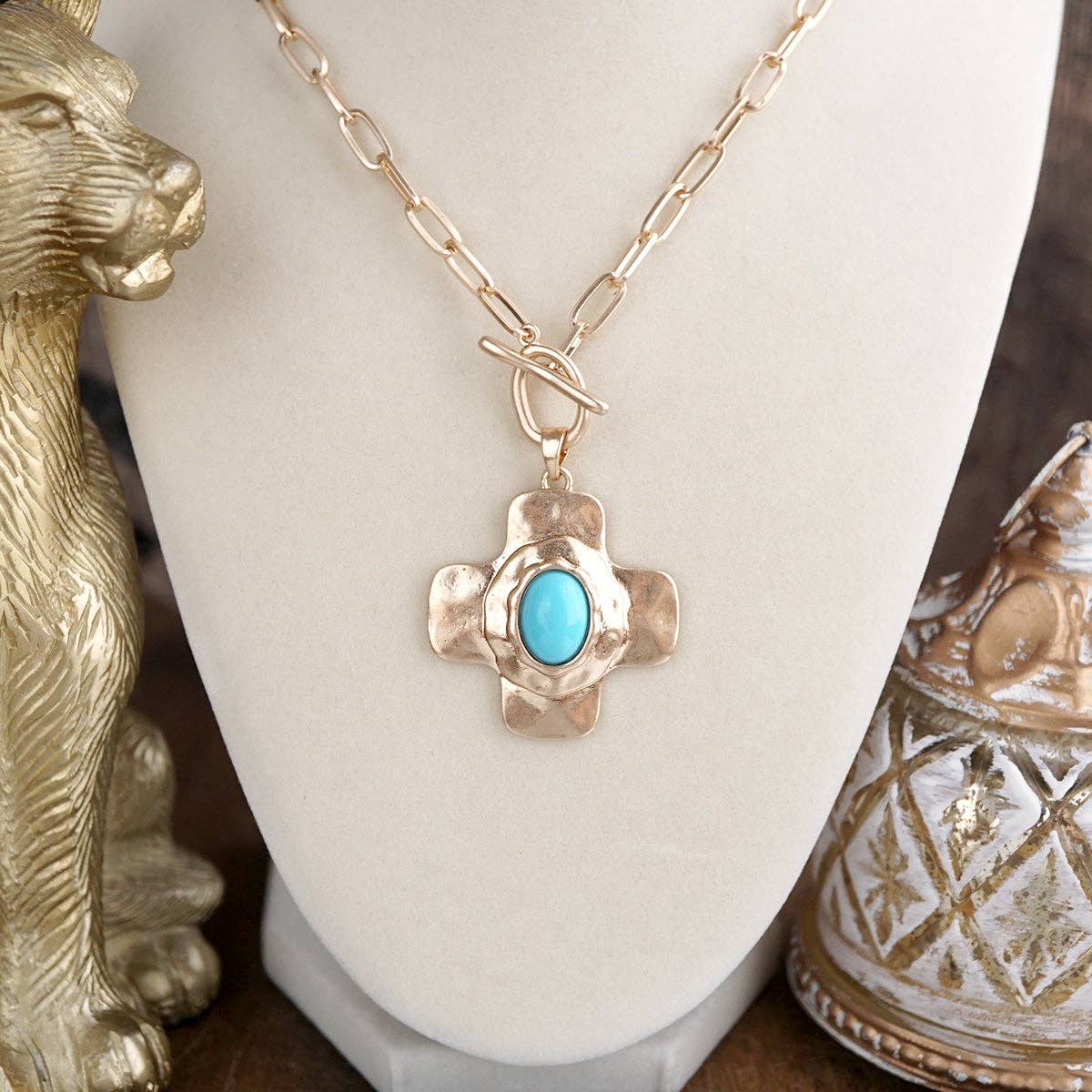 PennyLine Inc. Sunlit Cross – Hammered Cabochon Necklace