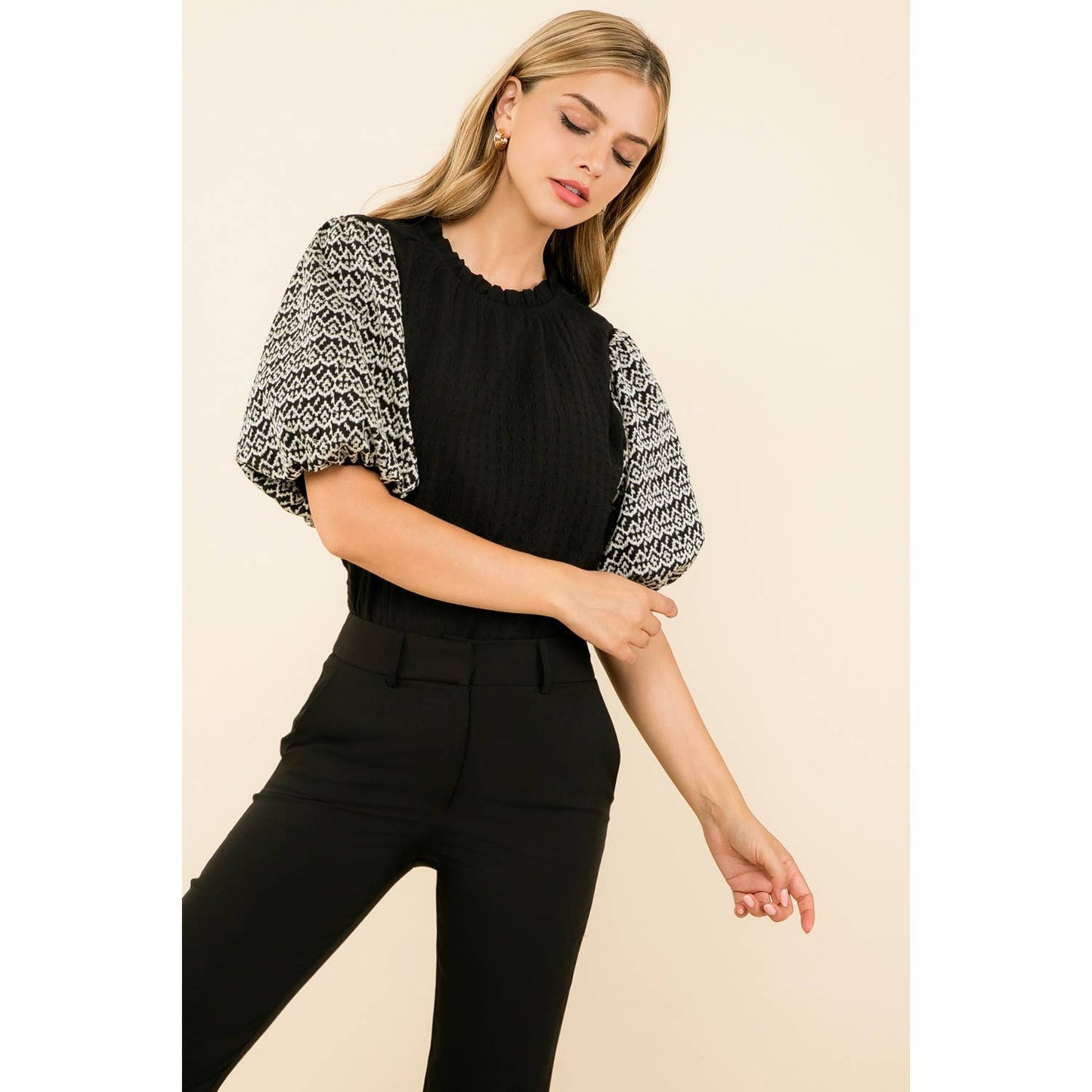 Embroidered Puff Sleeve Top