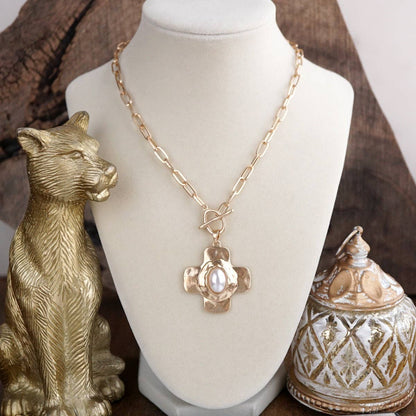 PennyLine Inc. Sunlit Cross – Hammered Cabochon Necklace