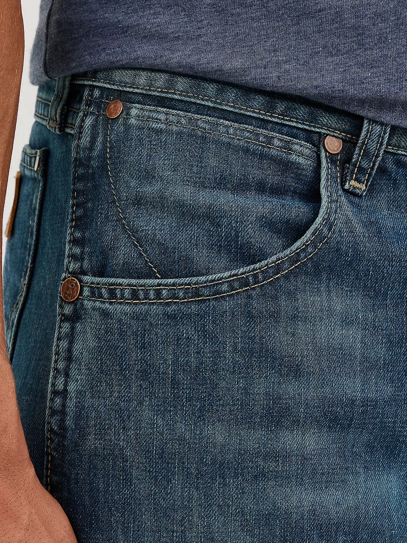 Wrangler 1077MWZRW  Retro® Slim Fit Bootcut Jeans
