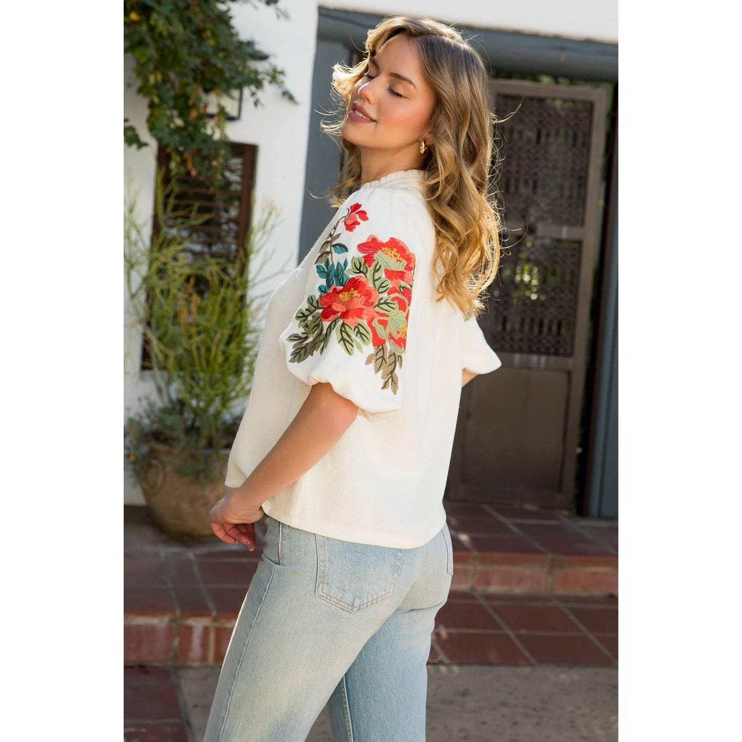 Embroidered Puff Sleeve Top