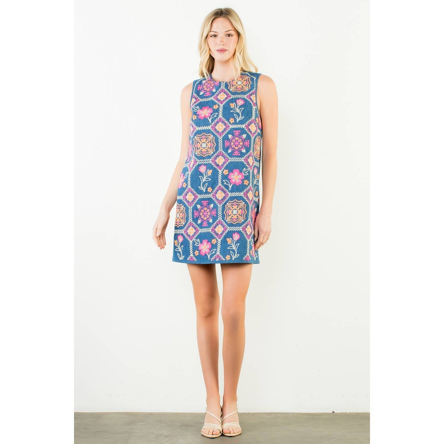 Sleeveless Embroidery Detail Dress