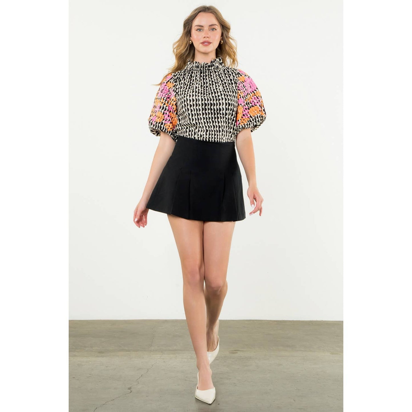 Embroidered Puff Sleeve Print Top