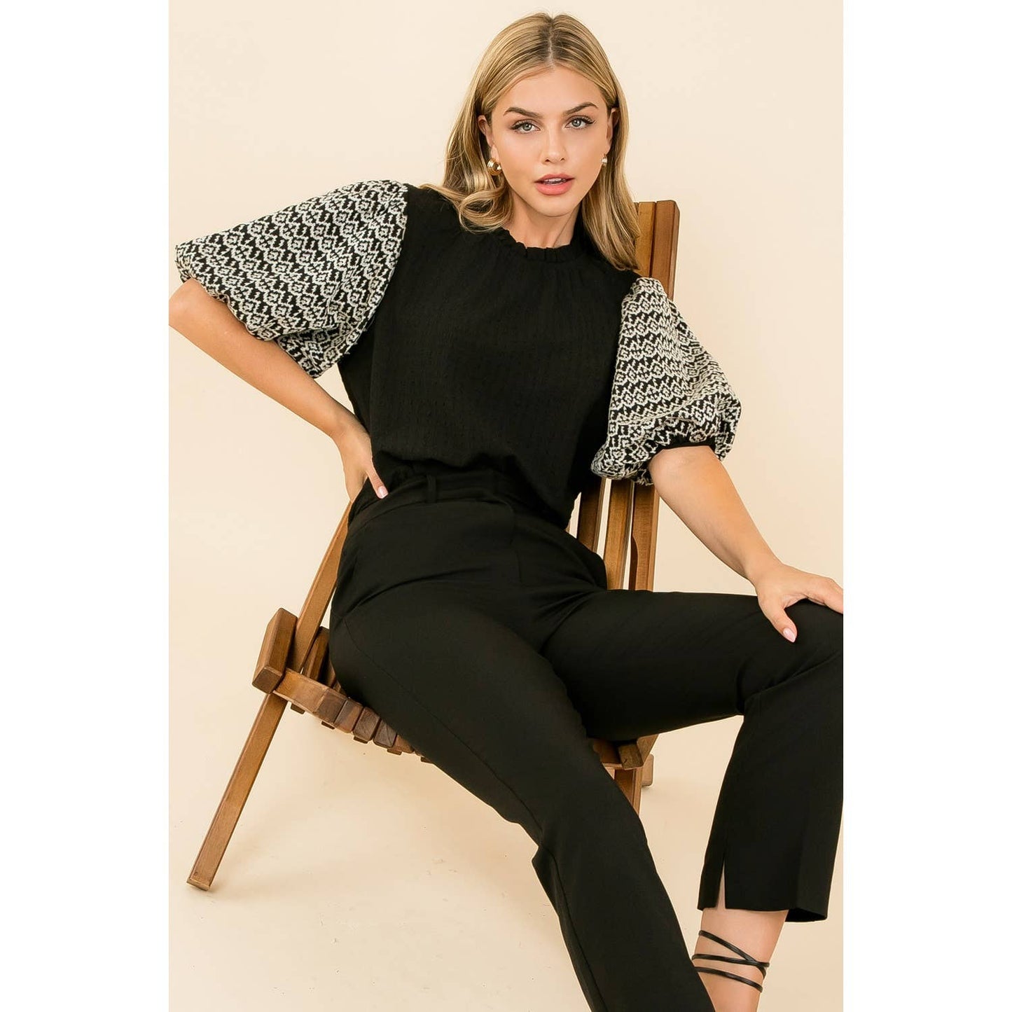 Embroidered Puff Sleeve Top