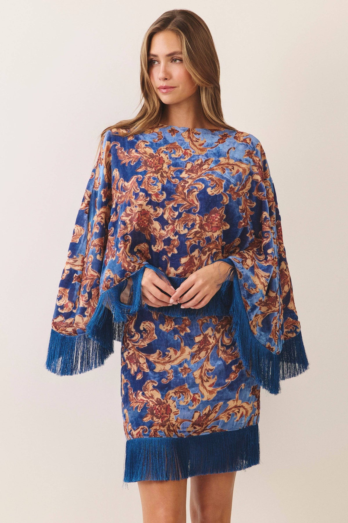 TCEC Ornate Floral Print Fringe Trim Poncho