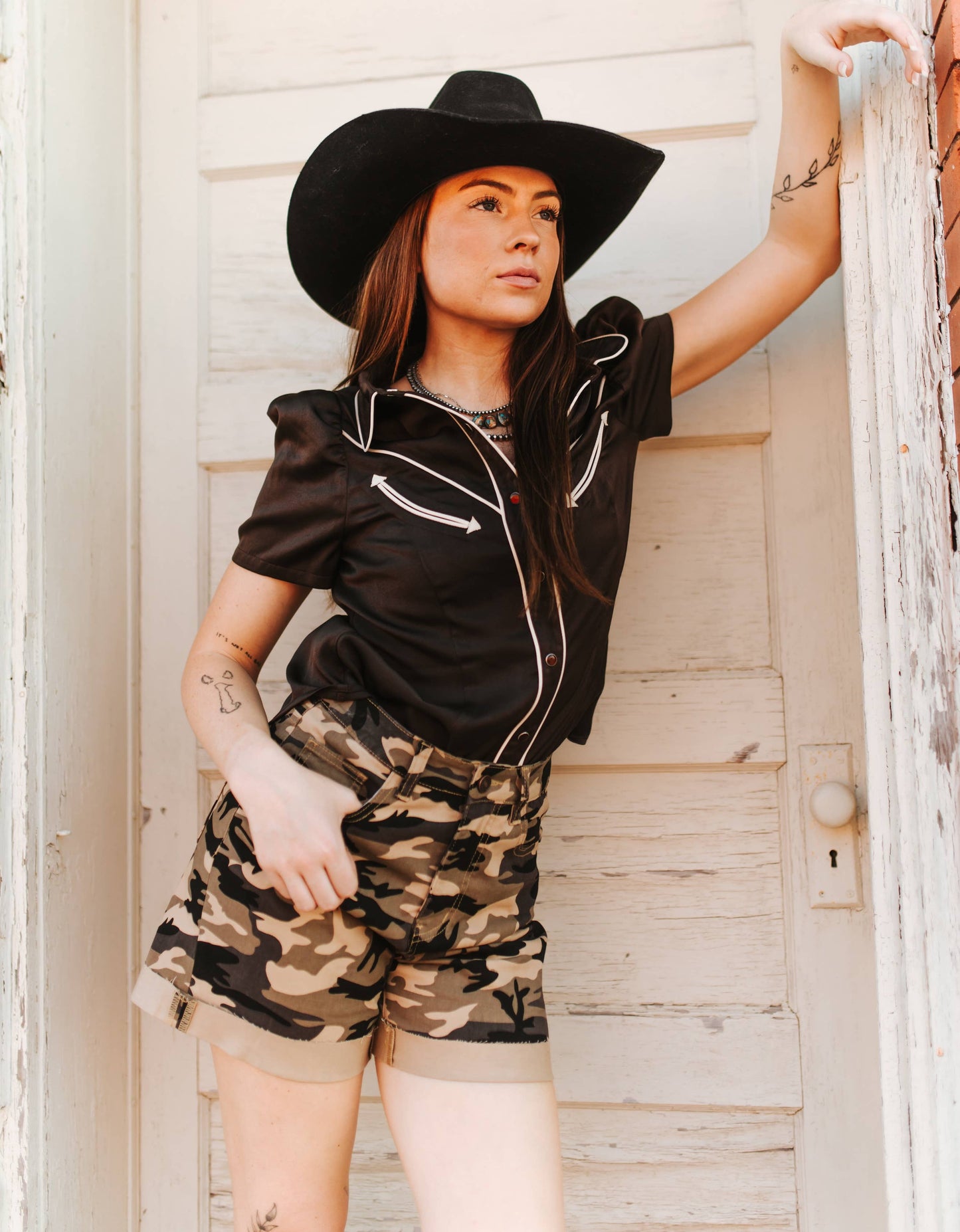 Espresso Satin Pearl Snap Puff Sleeve Top