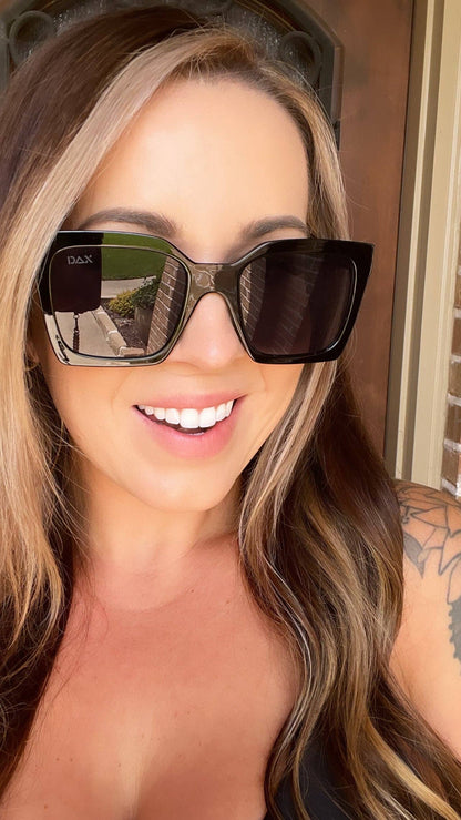 Wylie - Women's Oversized Square Sunglasses